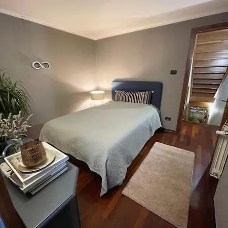 Charmantes Altstadthaus Mit Dachterrasse Múggia